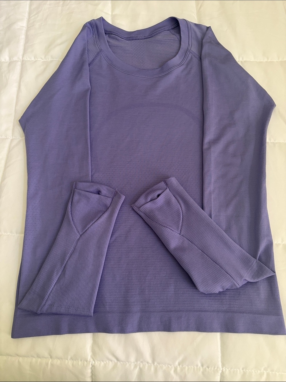 Lululemon Athletica Lilac Lightweight Long Sleeve Top size 4